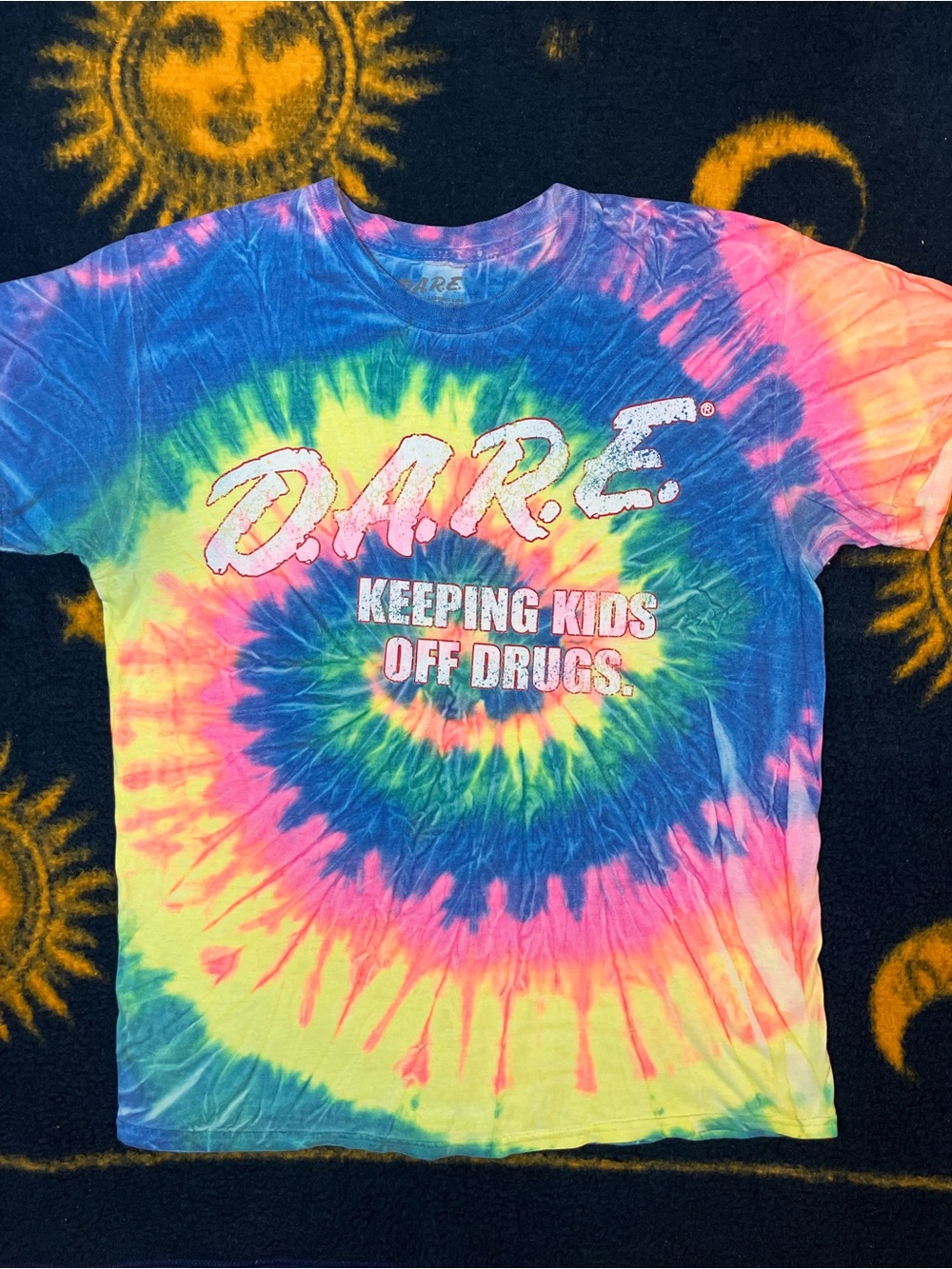 DARE Tie Dye Neon Rainbow Medium 90's Faded Burst Psychedelic Spiral D.A.R.E.